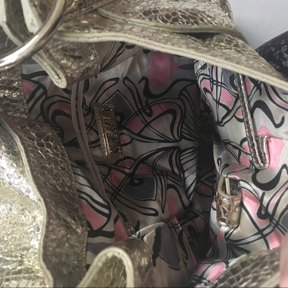 Steven by Steve Madden Gold Cracked Leather Bag - Picture 6 of 8